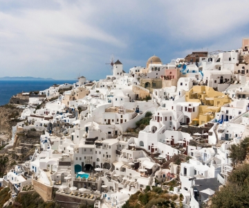Santorini: Small Group Sightseeing Tour with a Local Guide