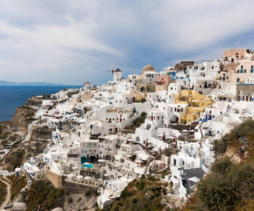 Santorini: Small Group Sightseeing Tour with a Local Guide