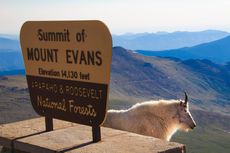 Desde Denver: tour de un día en grupo reducido al monte Evans y a las aguas termales
