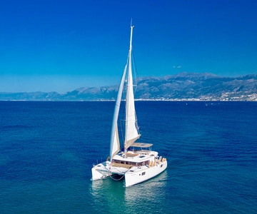Agios Nikolaos: Excursión en velero Catamarán Almuerzo y Juguetes Acuáticos