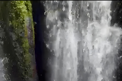 Taman Beji Griya vattenfall Melukat-ritual