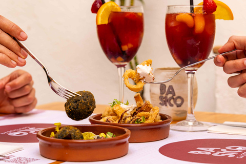 Alcudia: Ruta Autoguiada de Tapas Gourmet y Vino