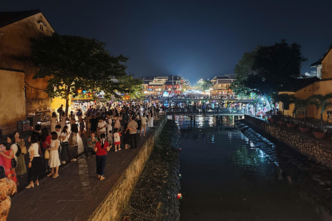 Hoi An: Night Tour with Boat Ride, and Lanterns