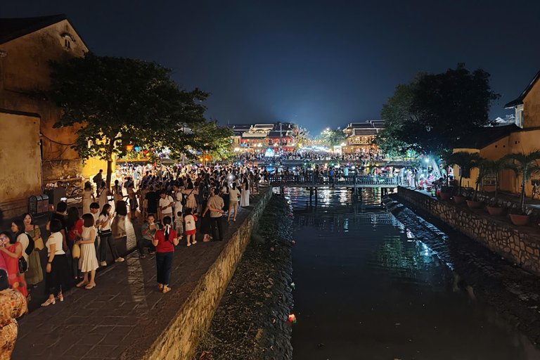 Hoi An: Night Tour with Boat Ride, and Lanterns
