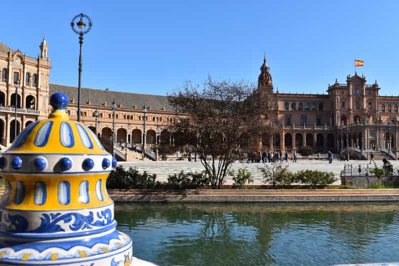 Seville: Plaza de Espana PRIVATE Tour + Maria Luisa's Park