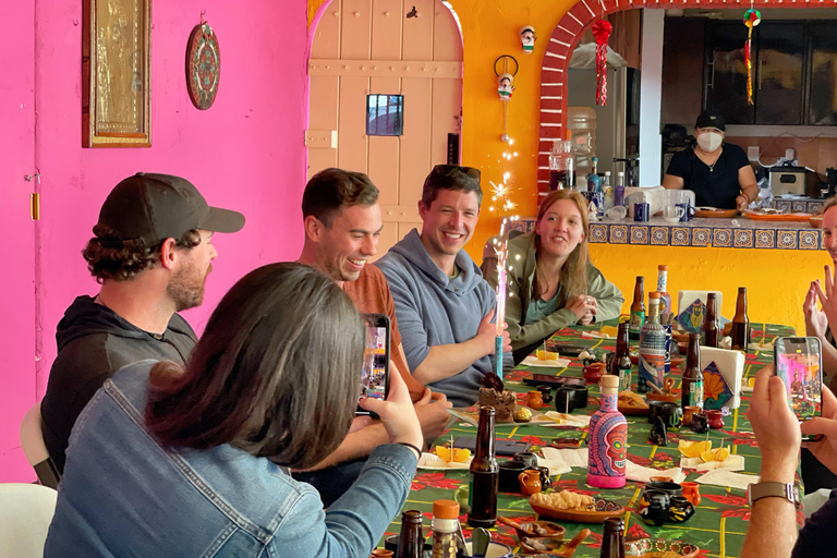 Pyramides de Teotihuacan et déjeuner chez ma grand-mèrePyramides de Teotihuacan et déjeuner chez mon Gandma