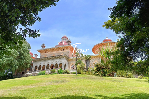 Lisbon: Pena Palace, Moorish Castle, Regaleira & Sintra Tour Private Tour – Personalized Comfort in an Exclusive Settings