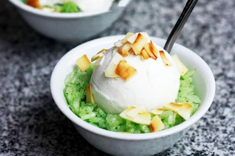 Hanoi: Old Quarter Street Food Tour with 12+ Tastings Small group tour with meeting point and spa experience