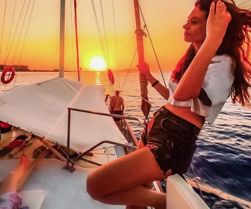 Rhodes Town: Sunset Boat Cruise with Drinks & Snacks