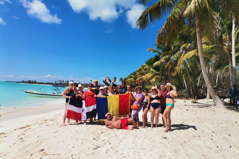 Bayahibe: Saona Island VIP Tour with Lunch & Drinks