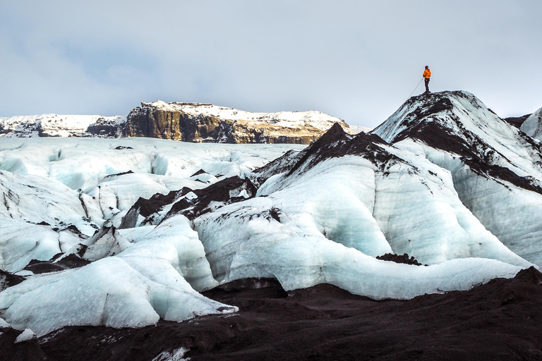 Reykjavik/Sólheimajökull: Glaciärvandring och isklättringGlaciärvandring och isklättring - möte vid Solheimajokull