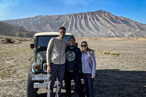 Yogyakarta - Bromo - Ijen (Blaues Feuer) - Ketapang Hafen3D2N Touren: Erstaunliche Aussicht auf den Bromo und das blaue Feuer des Ijen-Gebirges