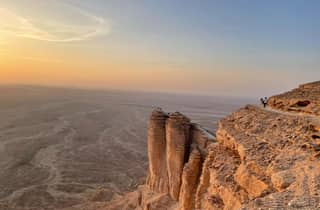 Riad: Edge of the World, Kamele & Sterne mit Geländewagen