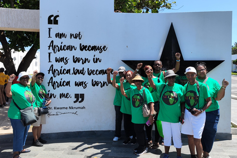 Accra: Osu Castle, Kwame Nkrumah Museum, and Fantasy Coffins Accra Private Tour Experience