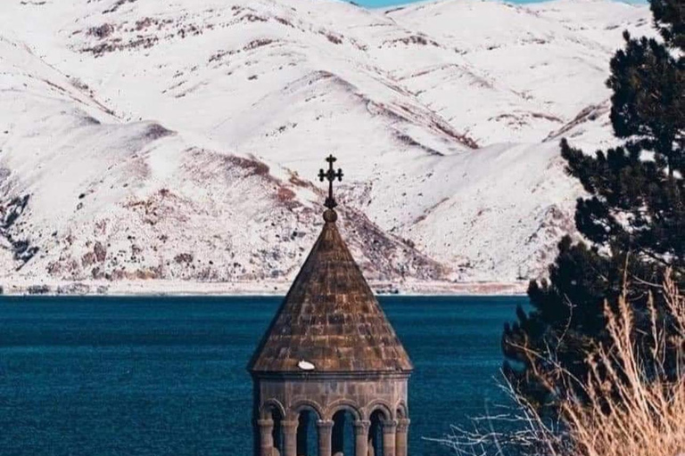 Escursione privata di un giorno al Tempio di Garni, Geghard e al Lago Sevan