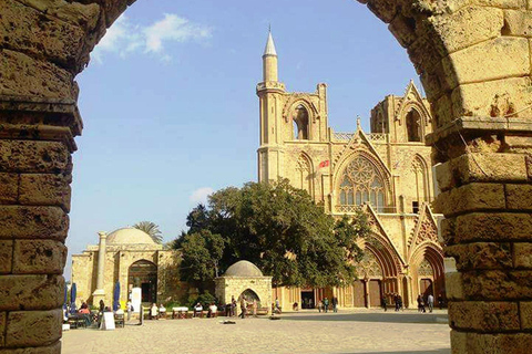 Famagusta: Private Half-Day Tour with Varosha and Beach Time Famagusta: Half-Day Tour with Varosha and Beach Time