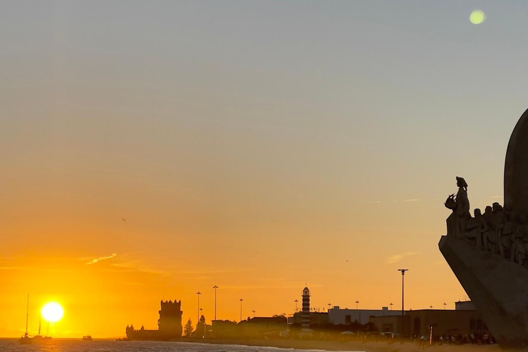 Lisboa:Sunset Sailing Tour at Tagus River with welcome drink