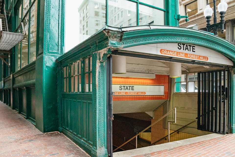 ボストン：2時間のバック ベイとフリーダム トレイル ウォーキング ツアー GetYourGuide