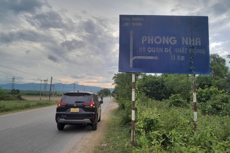 Phong Nha à Hue en voiture privée avec chauffeur privé uniquement