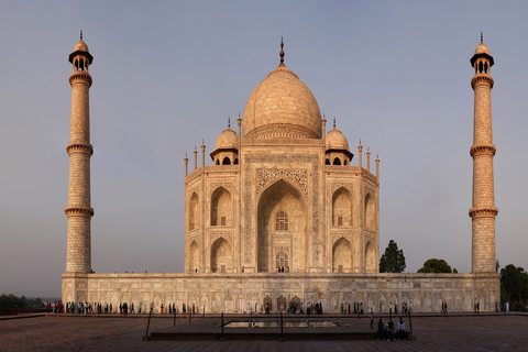 Delhi: beste gids met bezienswaardigheden in Delhi en Taj MahalTour met comfortabele A / C-auto en lokale gids Delhi en Agra