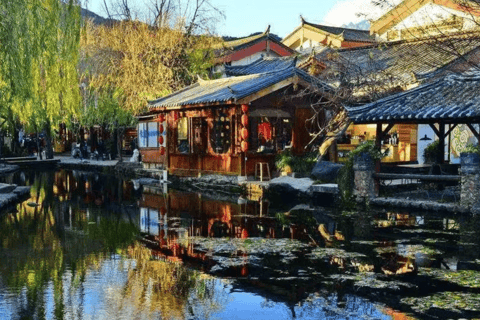 Passeio de bicicleta e visita guiada ao parque do mercado da vila de Lijiang baisha