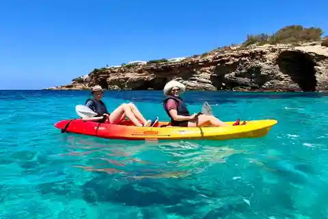 Ibiza: Sea Cave Tour with Guided Kayaking and Snorkeling