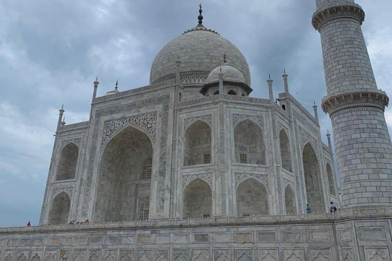 Von Jaipur aus: Tagestour zum Taj Mahal in Agra am selben TagJaipur - Agra Privater One-Way-Transfer