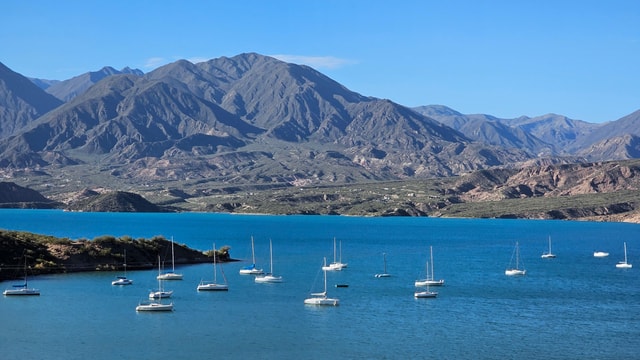 Potrerillos Dam: Sailboat Navigation