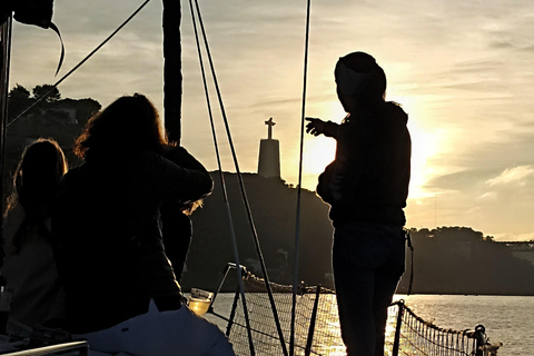 Lissabon: Dag- och solnedgångstur på floden Tagus