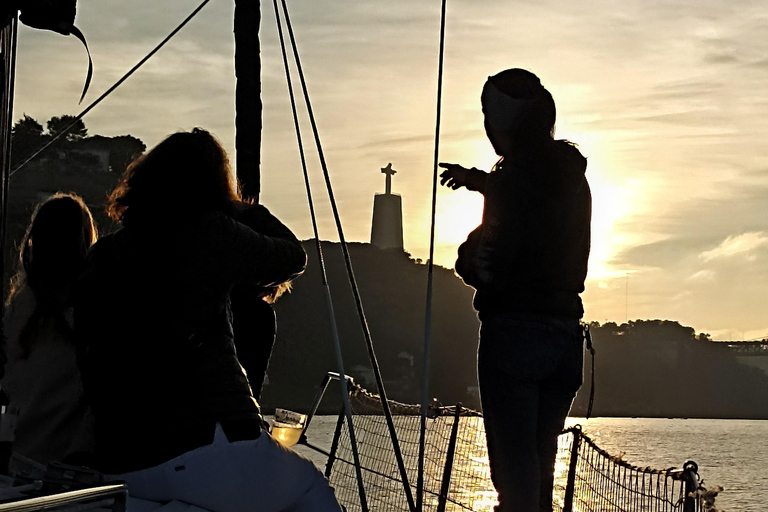 Lissabon: Dag- och solnedgångstur på floden Tagus