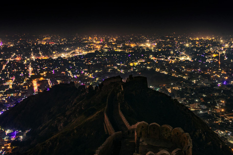 Jaipur: Tour nocturno de la ciudad en jeep abiertoVisita nocturna a Jaipur