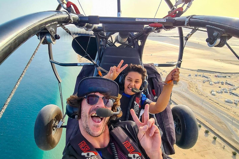 多哈：在海岸线和阿拉伯湾上空体验难忘的滑翔伞之旅多哈：在海岸线和阿拉伯湾上空体验难忘的滑翔伞运动