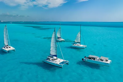 Cancun Catamaran Cruise to Isla Mujeres with Snorkeling