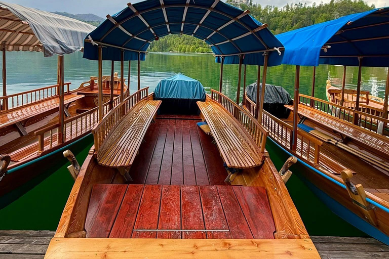 Bled: Lake Bled Guided Walking Tour with Cream Cake