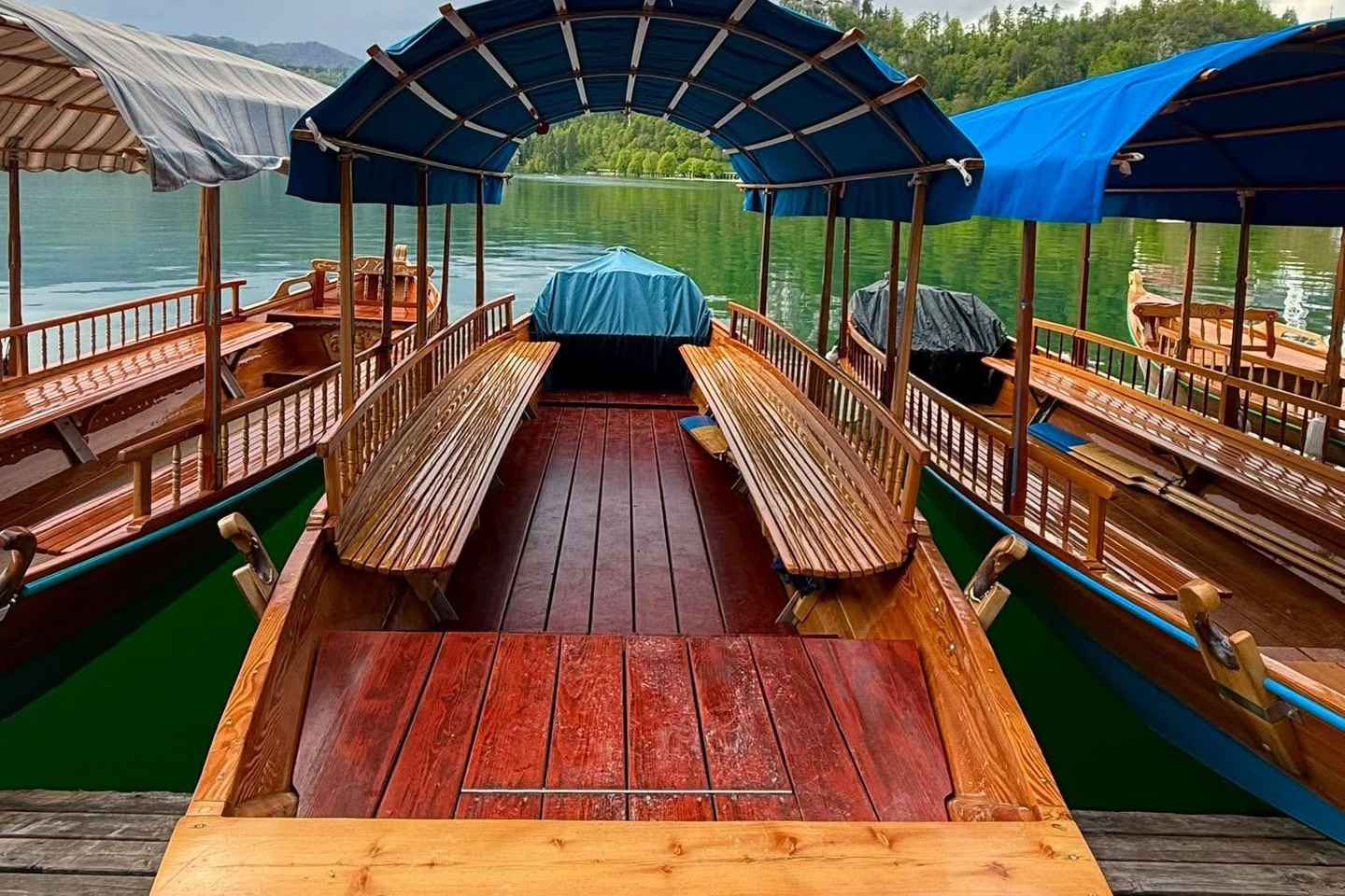 Bled: Lake Bled Guided Walking Tour with Cream Cake