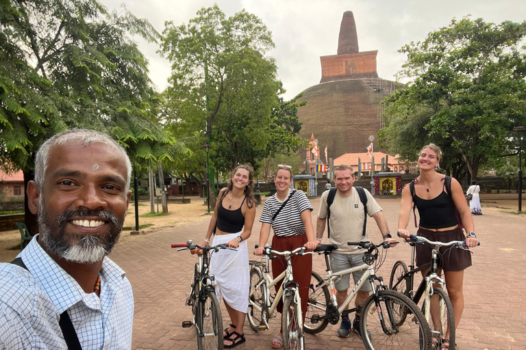 Anuradhapura: Heritage Mountain bike Tour