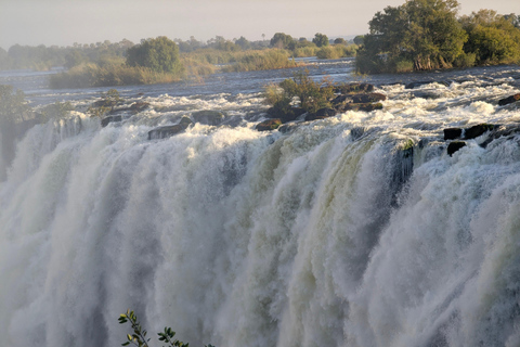Livingstone: Victoria Falls Evening Guided Tour