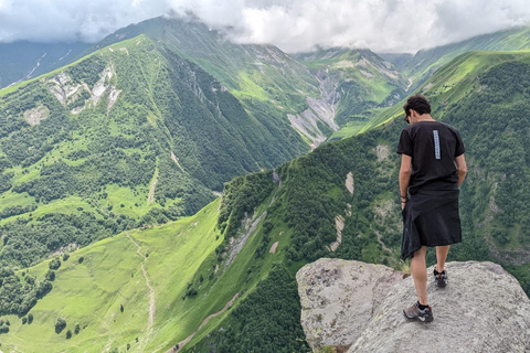 Excursion d'une journée de Tbilissi aux montagnes du Caucase avec HeritagesOffre de visite de groupe (Van ou Minibus jusqu'à 15 pax)