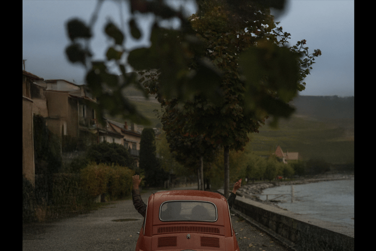 Lausanne: Rent a vintage car with a picnic included