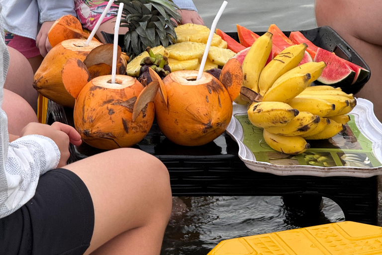 Tour en barco al atardecer por la laguna de Negombo y el canal holandésTour en barco por la laguna de Negombo y el canal holandés al atardecer