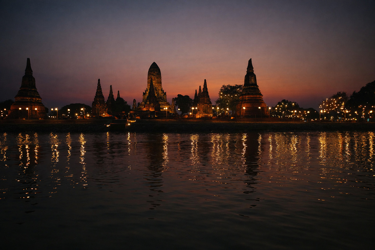Ayutthaya: Private Boat Tour at Golden Hour Moments