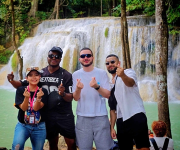 Da Bangkok: Kanchanaburi, fiume Kwai e cascata di Erawan