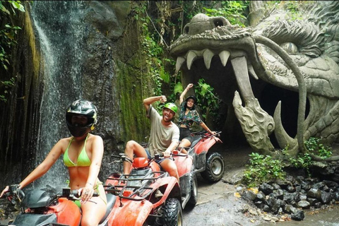 Bali: Ubud Dragon Face ATV e Ayung Rafting con pastoSolo Ubud: Grotta del Drago ATV e rafting sul fiume - con trasferimenti