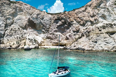 Cagliari: Sailboat Tour with Snorkeling and Apéritif Private sailing boat tour with aperitif in the Gulf of Cagliari