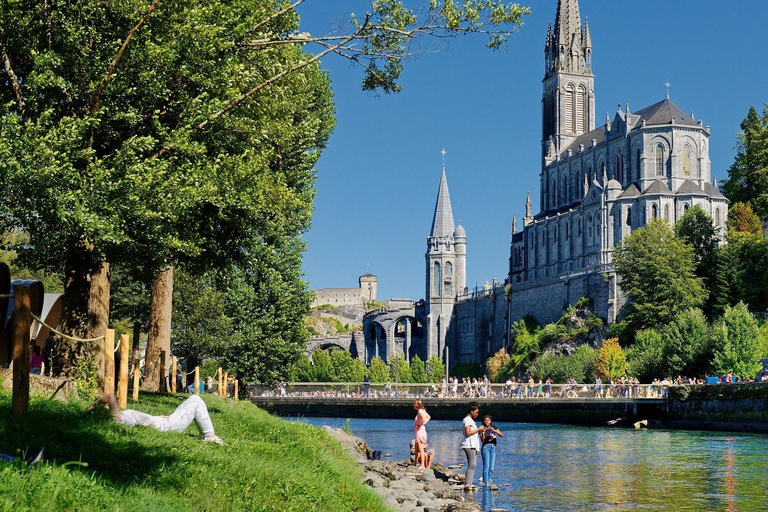 Lourdes: Visita guiada com transporte desde Pamplona