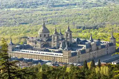 Z Madrytu: wycieczka do El Escorial, Valle de los Caídos i Segowii