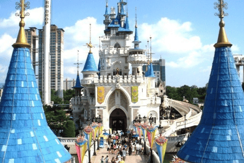 Seoul: Lotte World 1 Day Pass & Magic Pass 3