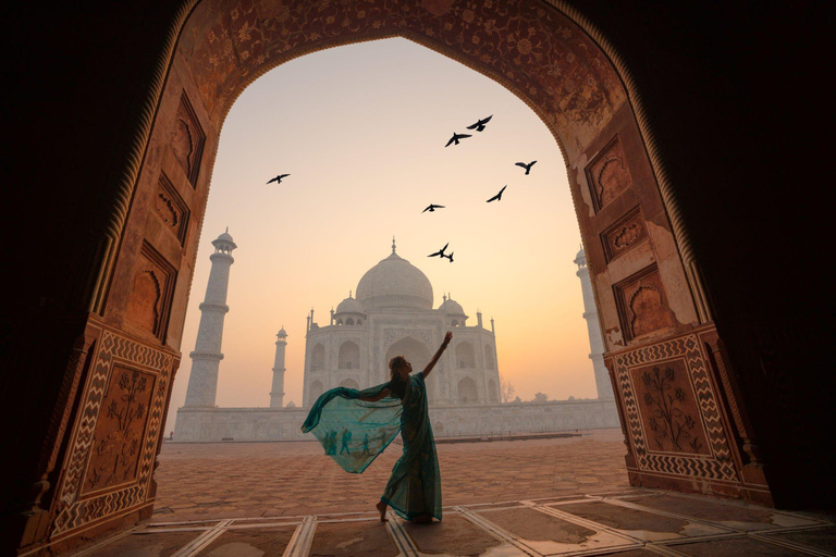 From Delhi: Sunrise Taj Mahal Skip the Line & Agra City Tour Car, Tour Guide, Monument Tickets and Meal at 5-Star Hotel