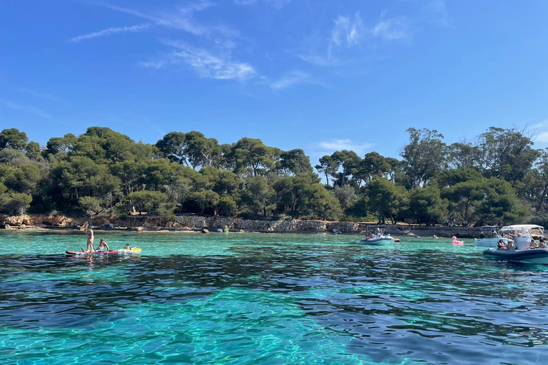 Mandelieu : visite privée en bateau aux îles de LérinsCannes : tour en bateau privé de Mandelieu à l&#039;île de Lérins