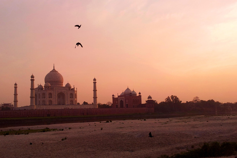 4 Days Private Golden Triangle Tour to Agra and JaipurThis option with 4-star hotel